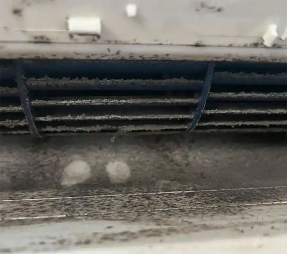 紫云空调吹的风有股烧焦味是怎么回事
